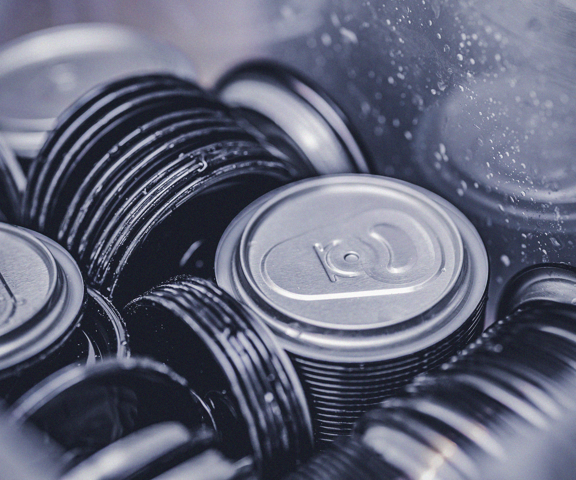 Cans made of aluminum for food packaging in Ontario.